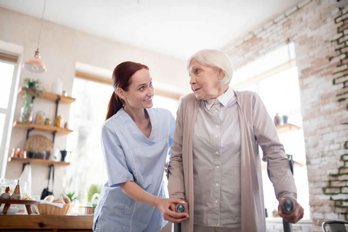 Reasons Home Health Care Is Beneficial for Elderly Patients